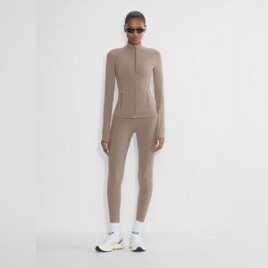 NWT - Golden BUTTER Distance Zip Up - Size Small - Turner Taupe